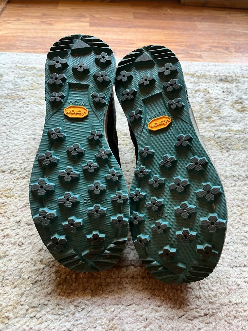 Vasque Breeze LT NTX Mid Hiking Boots - Waterproof - Picture 3 of 8